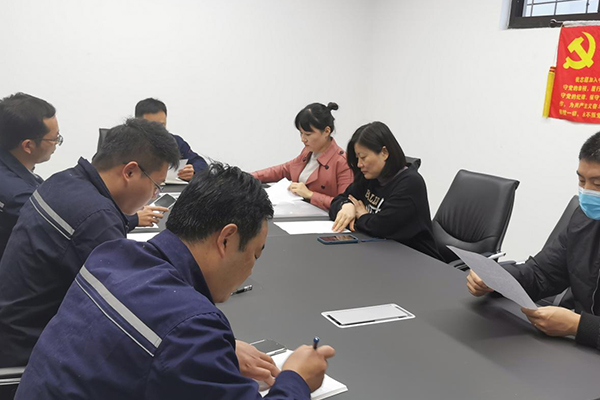 Δύο υπάλληλοι της Boda εντάχθηκαν με τιμή στο Κομμουνιστικό Κόμμα της Κίνας.